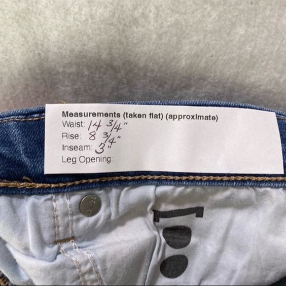 Blank NYC Stretch Medium Wash Denim Embroidered Hiker Short 27 - Picture 7 of 7